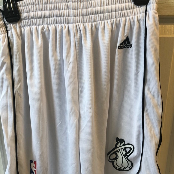 Adidas Miami Heat Basketball Shorts - Picture 1 of 3